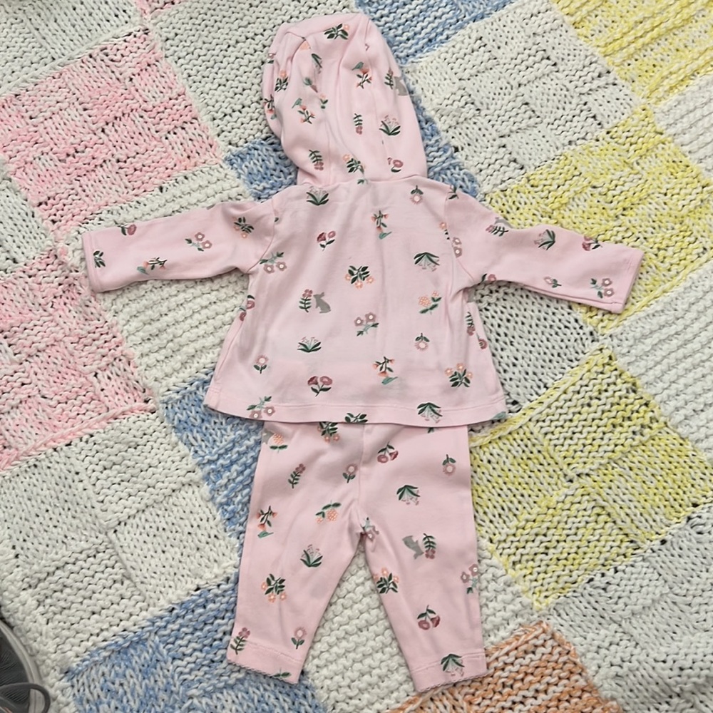 Carters, 3 month- pant set w dainty baby  flower fabric. So cute👼 - Picture 6 of 6